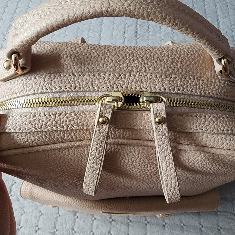 Leather Backpack - Picture 4 of 7